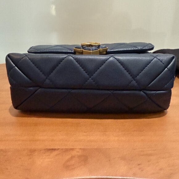 Chanel CC Diamond Lock Flap Bag Quilted Lambskin Mini - Picture 5 of 15